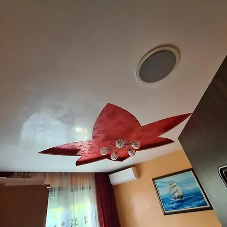 Super Luxury Room For Two In The Center Of Burgas ホームステイ